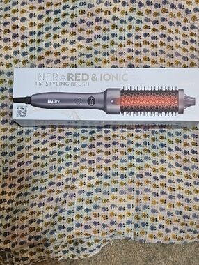 Cortex Beauty Infrared & Ionic 1.5" Styling Brush - Gray & Red Barrel